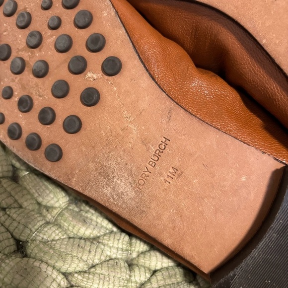 Tory Burch Ballet Bourbon Brown Leather Gold Logo Embellished Loafers - Picture 16 of 16